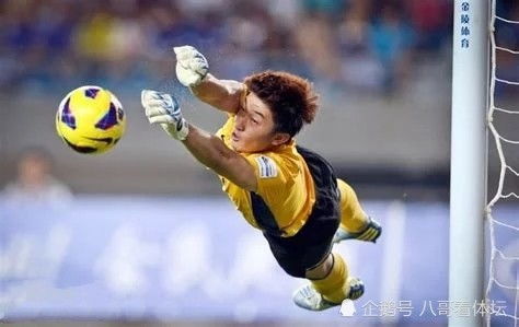 失误后的大连功勋门将张翀，需要大家足够的尊重